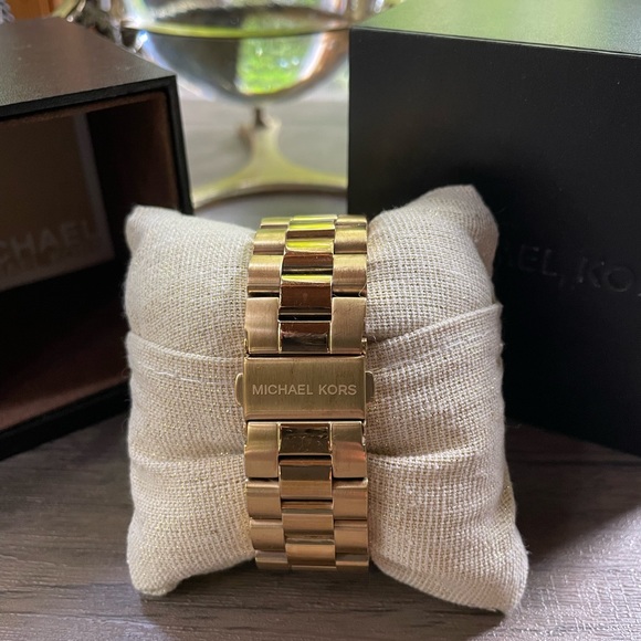Michael Kors Gold Watch - Runway - Stainless in Stunning Gold with Box - Picture 6 of 13
